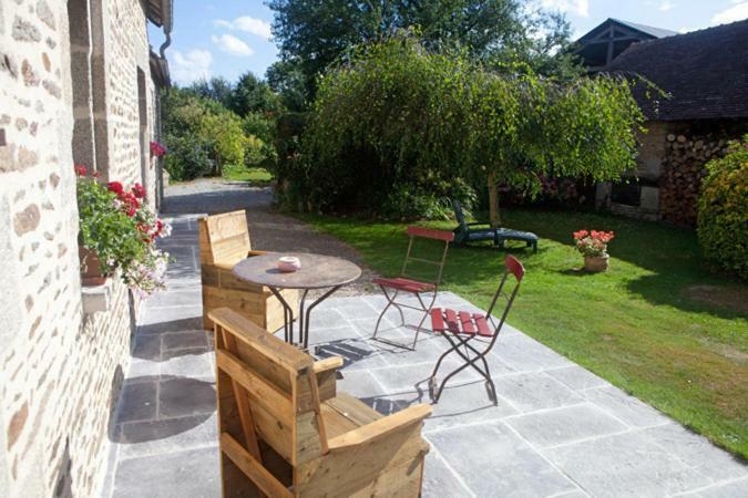 Chambre D'Hote Courtoux Saint-Denis-sur-Sarthon Exterior photo